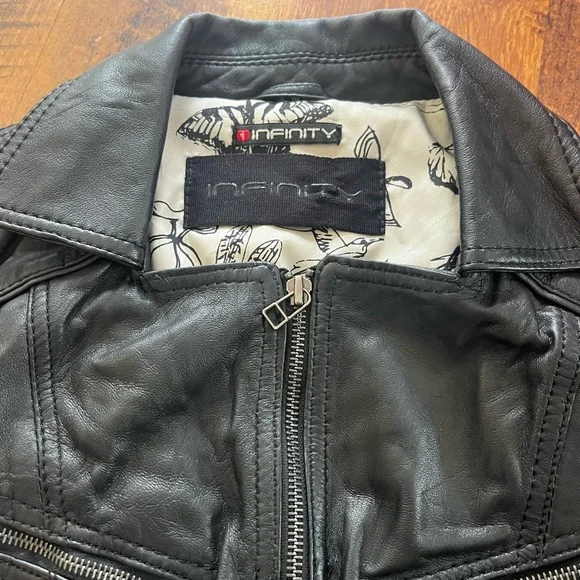 Infinity leather jacket- woman’s size medium - Picture 4 of 11